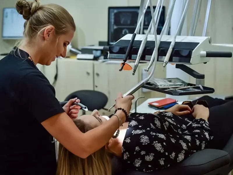 【矯正牙套必看】3大維護秘訣讓你的牙套更耐用，矯正效果更出色！