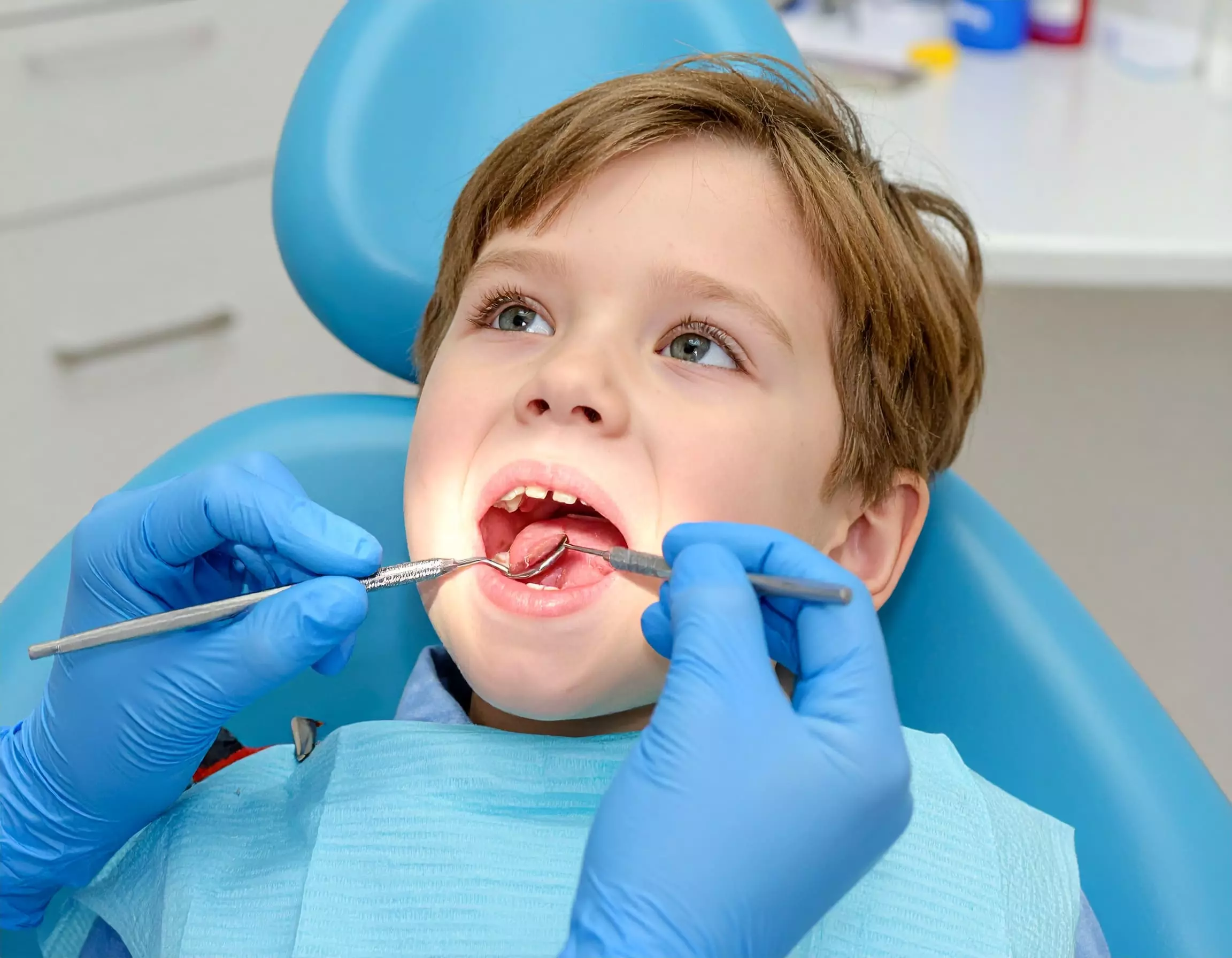 牙齒咬合不正何時治最好？從 6 歲換牙期到 30 歲成人，掌握矯正黃金期！