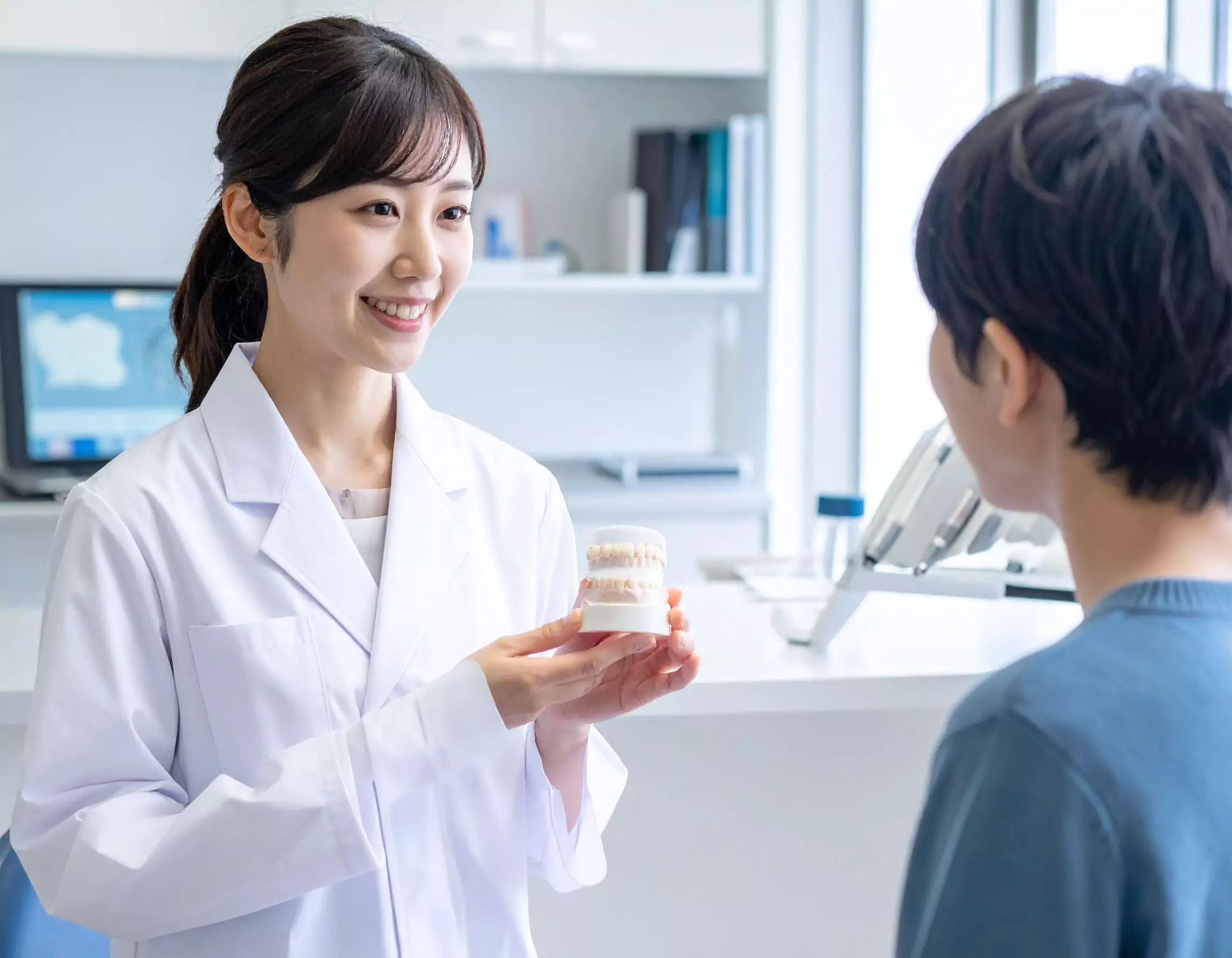 牙齒美白時你也怕傷牙齦嗎？牙齦萎縮想美白，其實這樣做就不會酸軟！